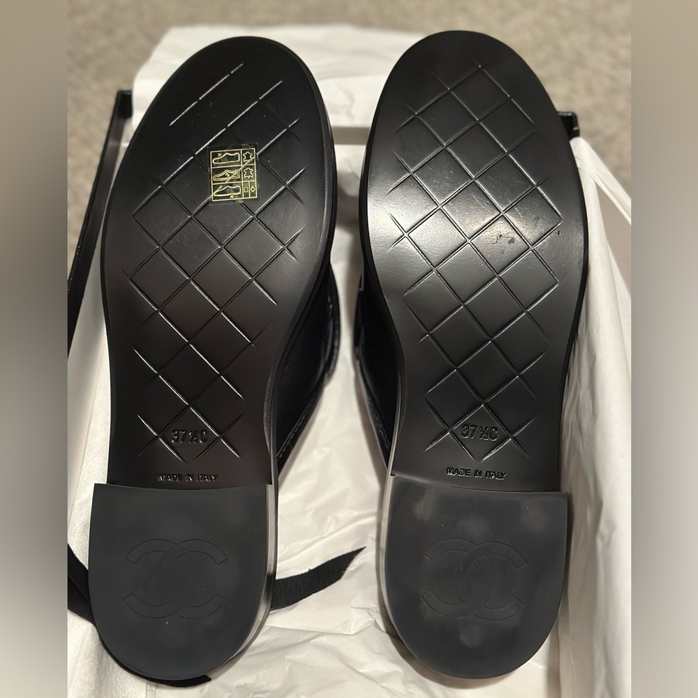 Chanel Shoes Loafers Black Quilted 25C Turnlock Mules Slides 37.5C EU NIB - Picture 7 of 11